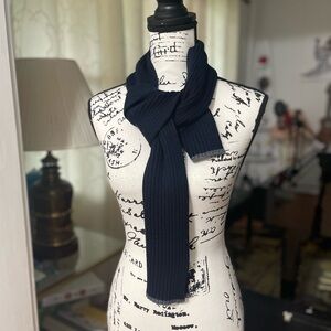 EUC Unisex Youth’s Dolce & Gabbana Cashmere Scarf With Logo Patch In Dark Navy